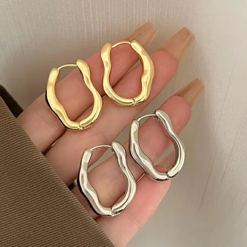 2024 New Smooth Metal Hoop Earrings For Woman Girl Elegant Luxury Korean Simple Jewelry Temperament Girl's Daily Wear earrings