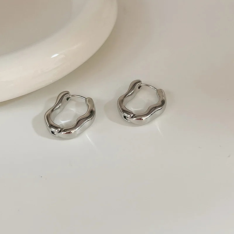 2024 New Smooth Metal Hoop Earrings For Woman Girl Elegant Luxury Korean Simple Jewelry Temperament Girl's Daily Wear earrings
