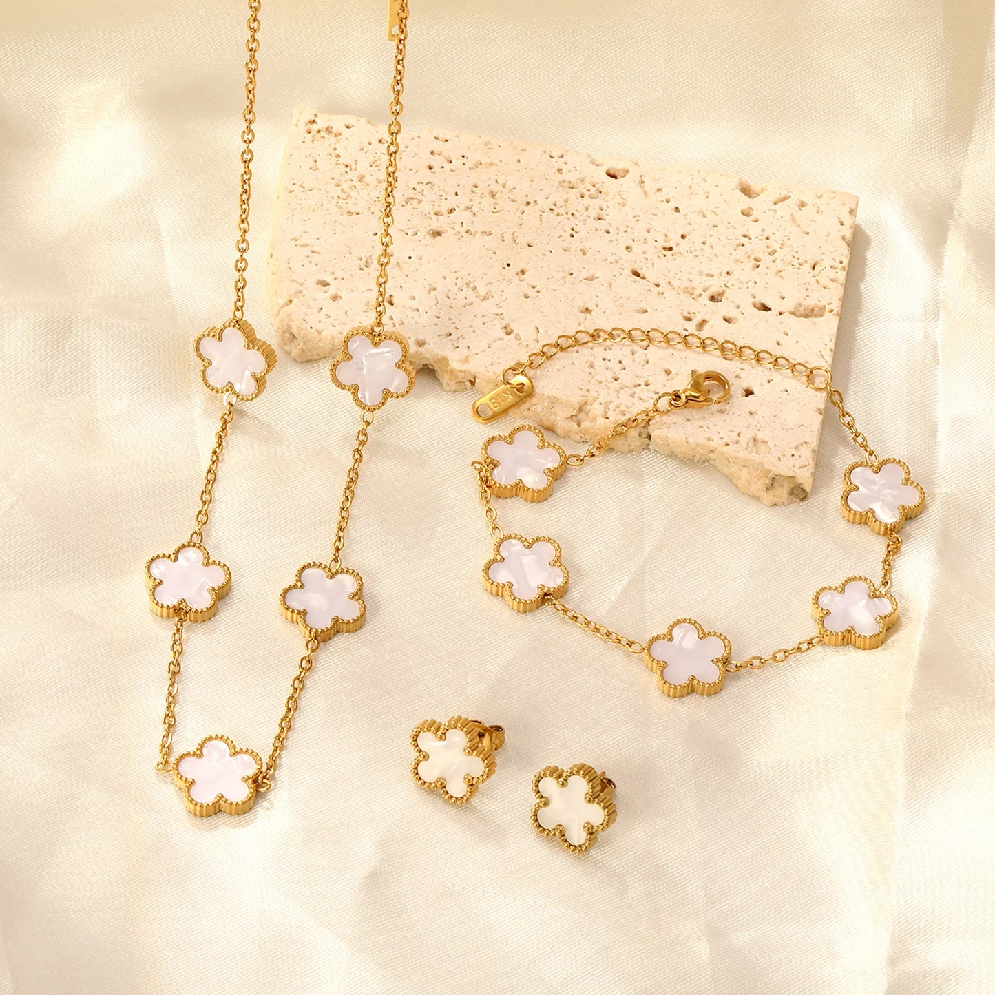Fashion Flower Necklace Earrings Set Jewelry Women Stainless Steel White Shell Clover Bracelet Jewelry Accessories
