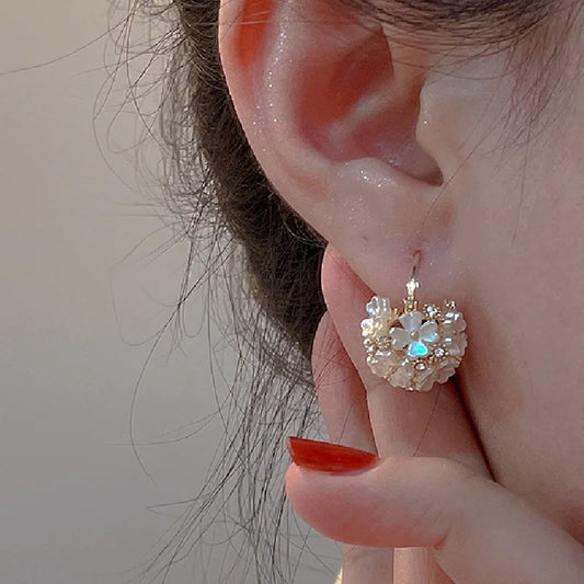 2022  New Exquisite Sweet Shell Flower Ball Earrings Fashion Temperament Versatile Earrings Female Jewelry Party Gifts